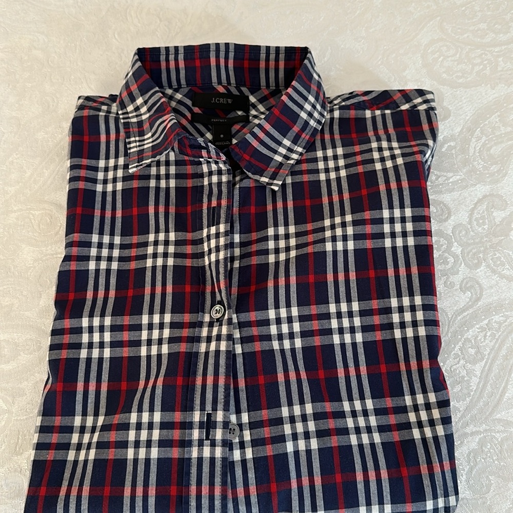 J crew button down shirt 👕, size 6,